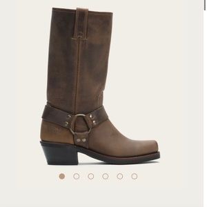 size 8 FRYE boots